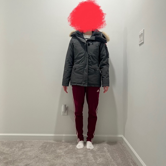 Canada goose jacket - Picture 13 of 13